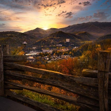 Serenity Heights, Amazing Views, Hot Tub Pool Access, 1089 Free Tickets Each Paid Day, Dollywood Gatlinburg Eksteriør bilde