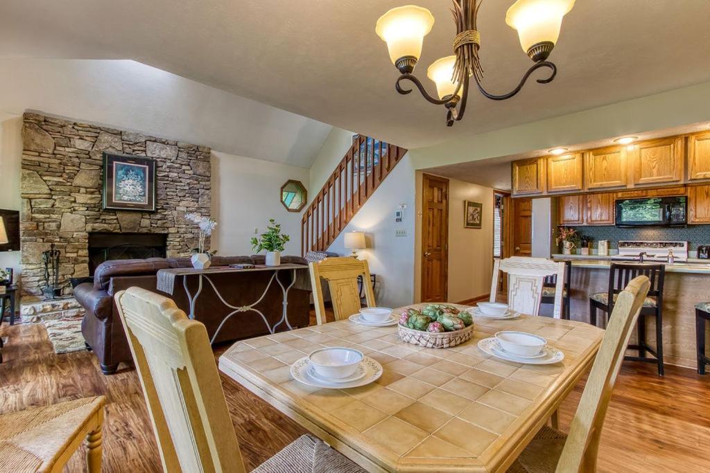 Serenity Heights, Amazing Views, Hot Tub Pool Access, 1089 Free Tickets Each Paid Day, Dollywood Gatlinburg Eksteriør bilde