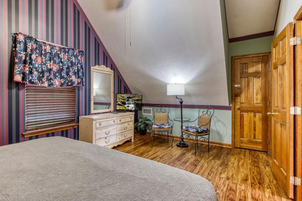 Serenity Heights, Amazing Views, Hot Tub Pool Access, 1089 Free Tickets Each Paid Day, Dollywood Gatlinburg Eksteriør bilde