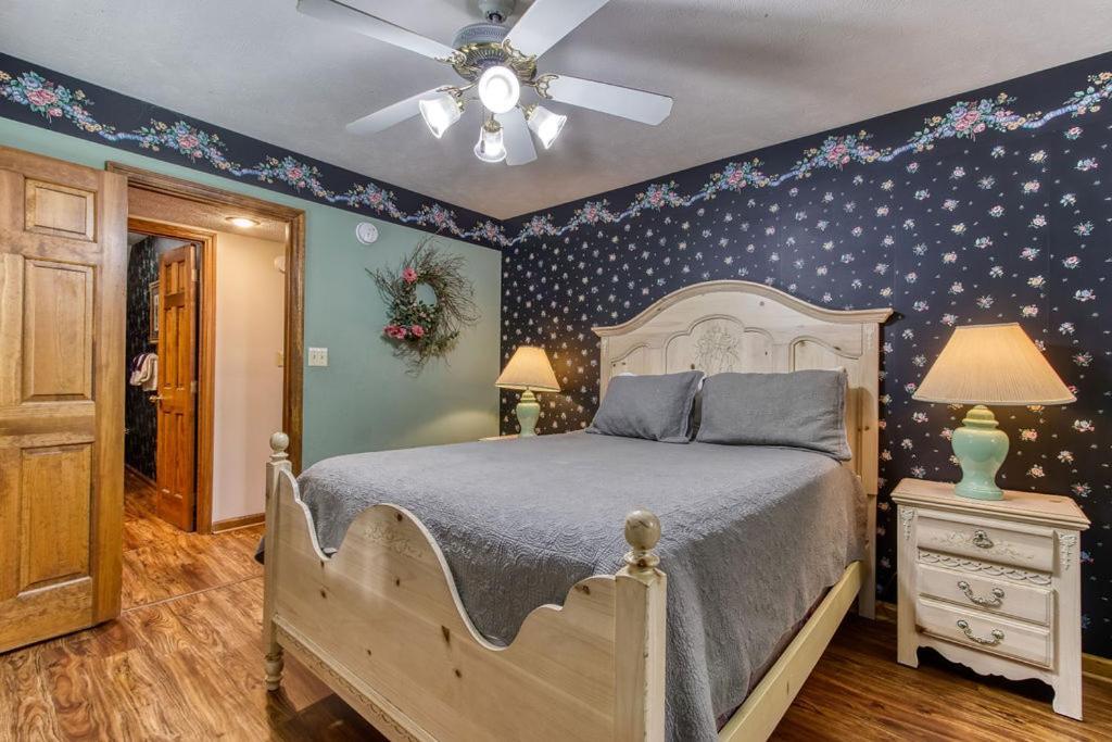 Serenity Heights, Amazing Views, Hot Tub Pool Access, 1089 Free Tickets Each Paid Day, Dollywood Gatlinburg Eksteriør bilde