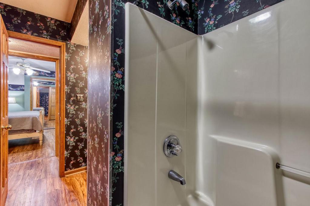 Serenity Heights, Amazing Views, Hot Tub Pool Access, 1089 Free Tickets Each Paid Day, Dollywood Gatlinburg Eksteriør bilde