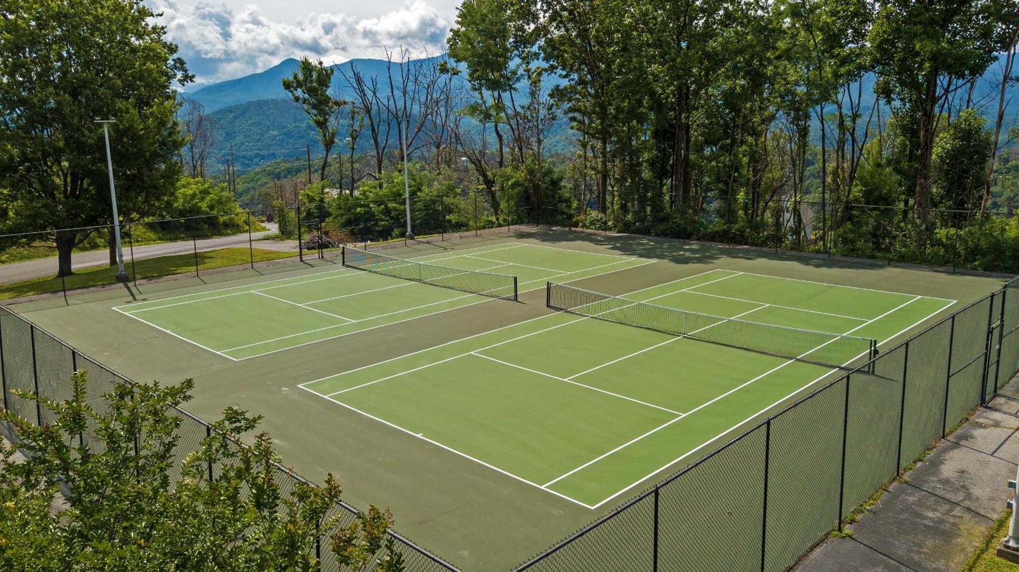 Serenity Heights, Amazing Views, Hot Tub Pool Access, 1089 Free Tickets Each Paid Day, Dollywood Gatlinburg Rom bilde