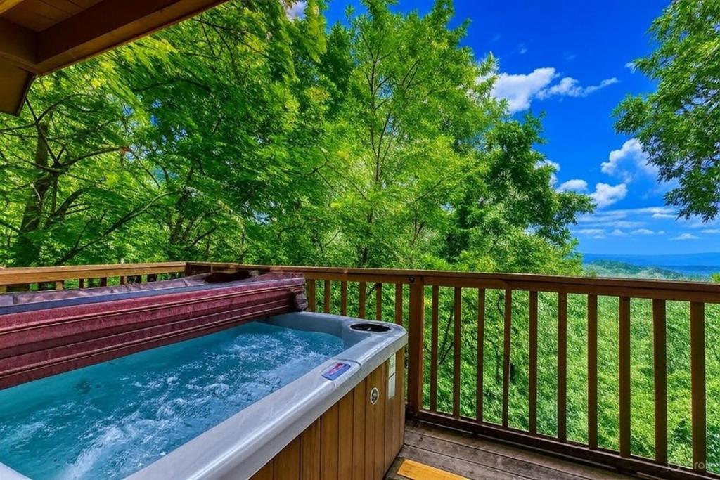 Serenity Heights, Amazing Views, Hot Tub Pool Access, 1089 Free Tickets Each Paid Day, Dollywood Gatlinburg Eksteriør bilde